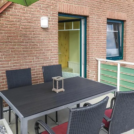 2 Bedroom Cozy In Apartment